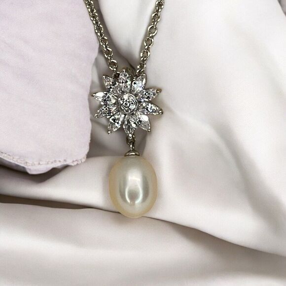 Sterling Silver Pearl (10mm) Starburst Pendant Necklace Luxury Fashion Style NEW - Picture 11 of 16
